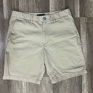 Banana Republic |Aiden Shorts Mens Size 31. (Like new)